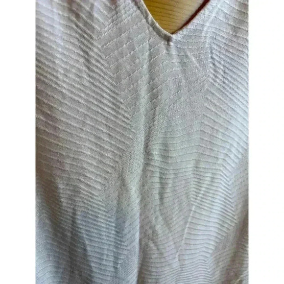 Rose + Olive Ruffle Sleeve Textured V-Neck Blouse Top Blush Pink Women's Size S - Picture 3 of 9